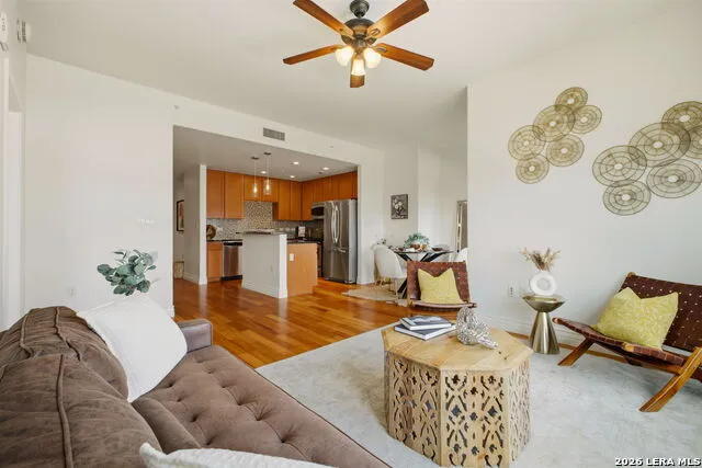 215 Center #804 San Antonio, TX 78202