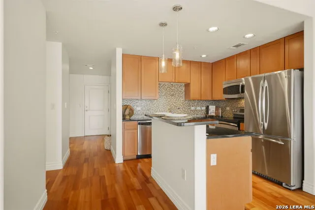 215 Center #804 San Antonio, TX 78202