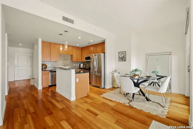 215 Center #804 San Antonio, TX 78202