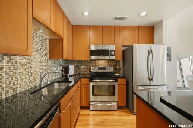 215 Center #804 San Antonio, TX 78202