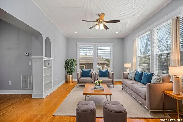 107 Willim Alamo Heights, TX 78209