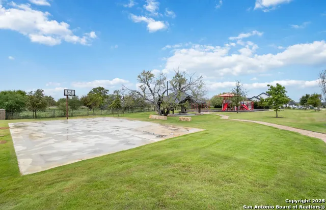 132 Chinaberry Hill La Vernia, TX 78121