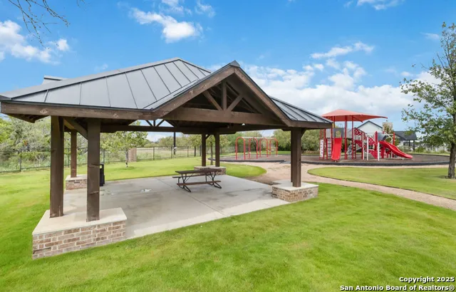 132 Chinaberry Hill La Vernia, TX 78121