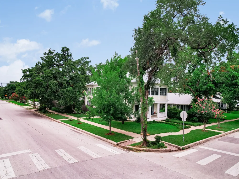 200 W 40th Street Austin, TX 78751