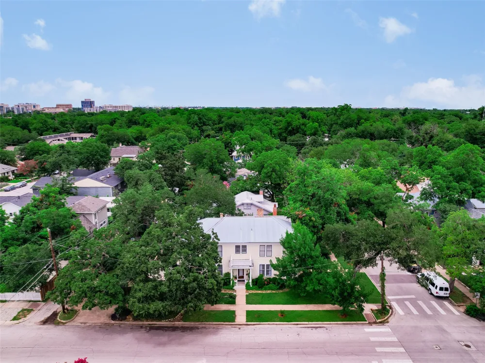 200 W 40th Street Austin, TX 78751