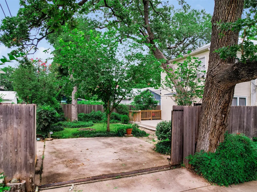 200 W 40th Street Austin, TX 78751