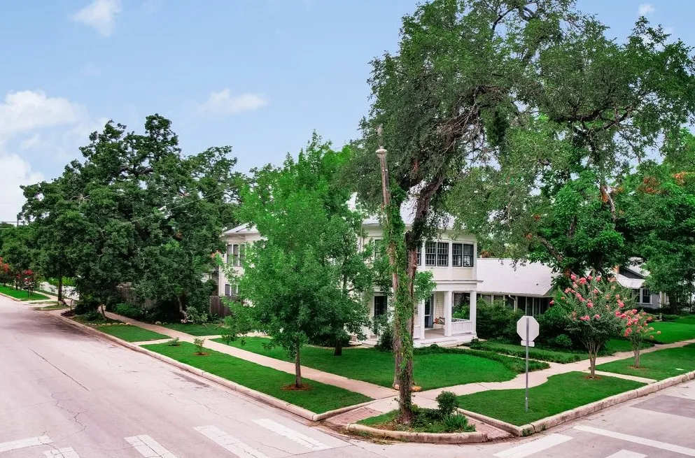 200 W 40th Street Austin, TX 78751