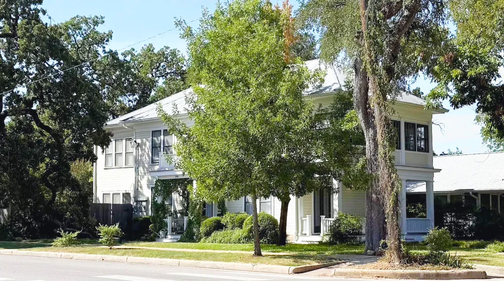 200 W 40th Street Austin, TX 78751