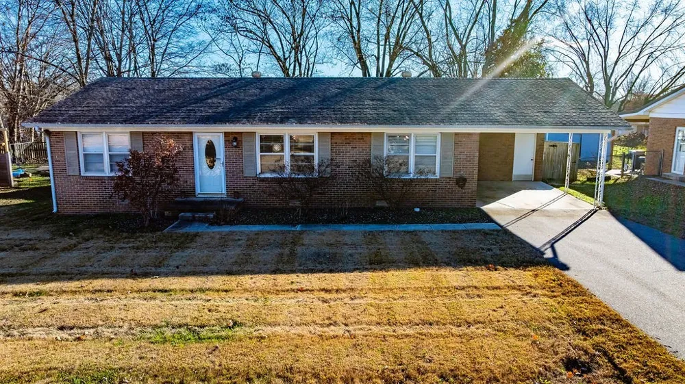 411 Hershey Dr Hopkinsville, KY 42240