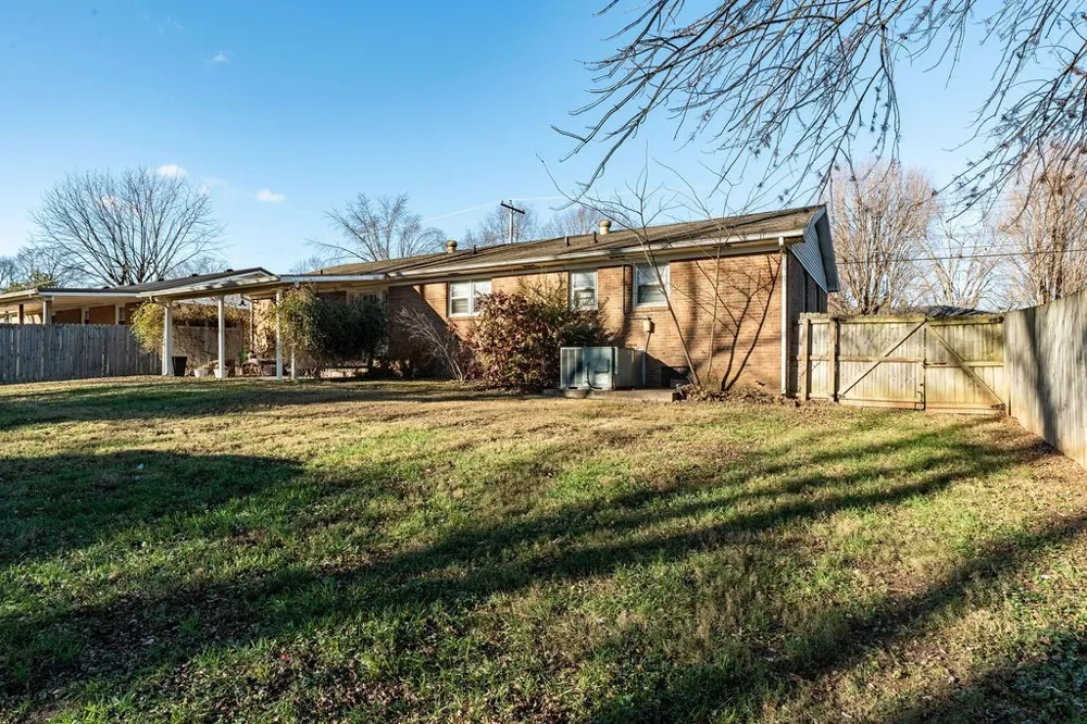 411 Hershey Dr Hopkinsville, KY 42240
