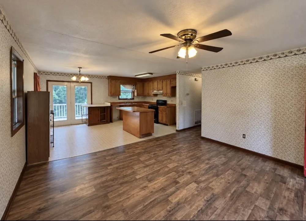 193A A W Schmidt Rd Tennessee Ridge, TN 37178