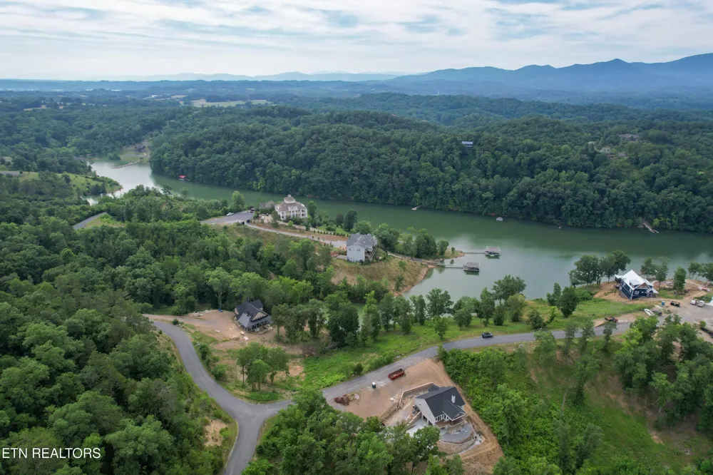 44 Stone Harbor Drive Dandridge, TN 37725