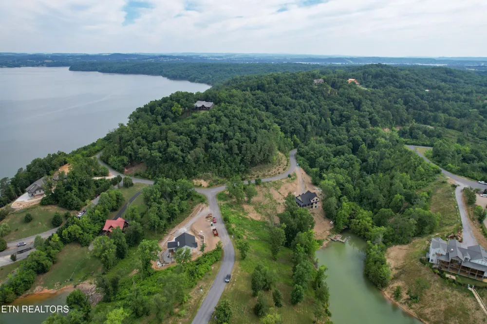 44 Stone Harbor Drive Dandridge, TN 37725