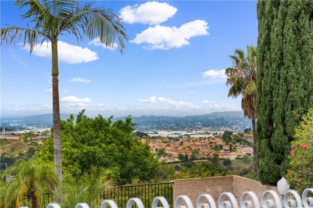 1823 Cliffbranch Diamond Bar, CA 91765