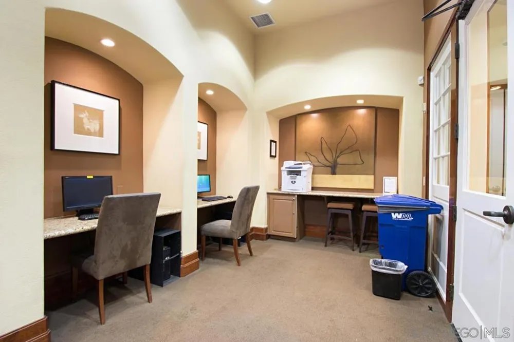 4165 Executive #F304 La Jolla, CA 92037