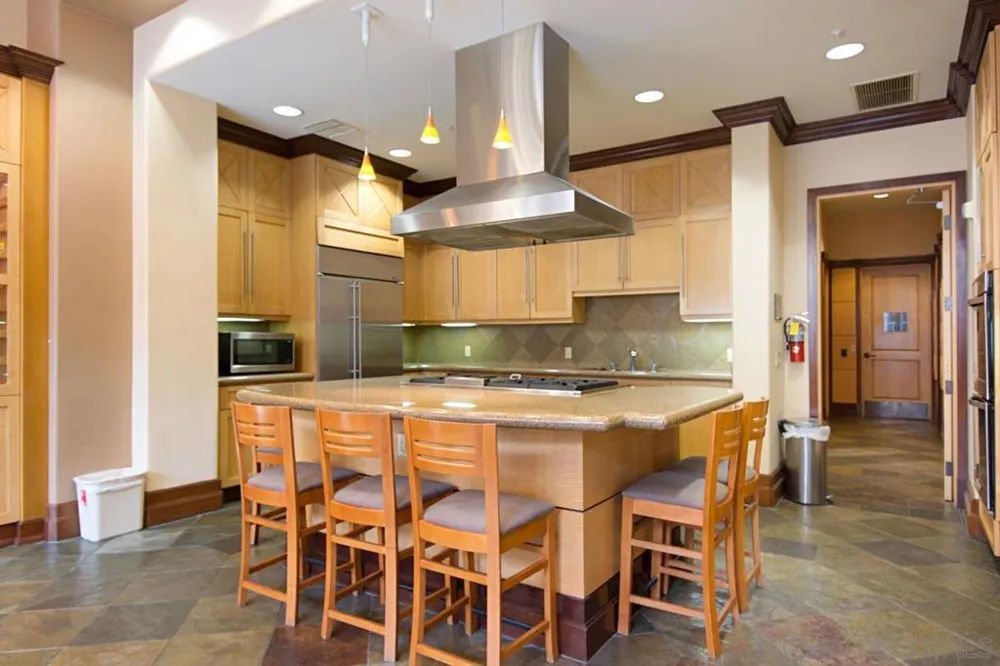 4165 Executive #F304 La Jolla, CA 92037