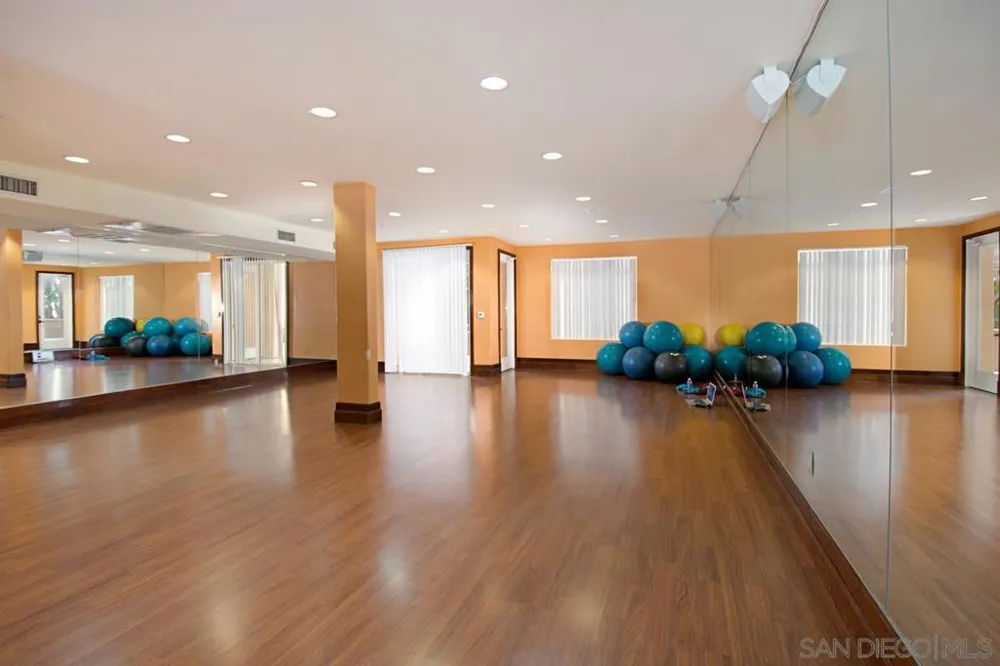 4165 Executive #F304 La Jolla, CA 92037