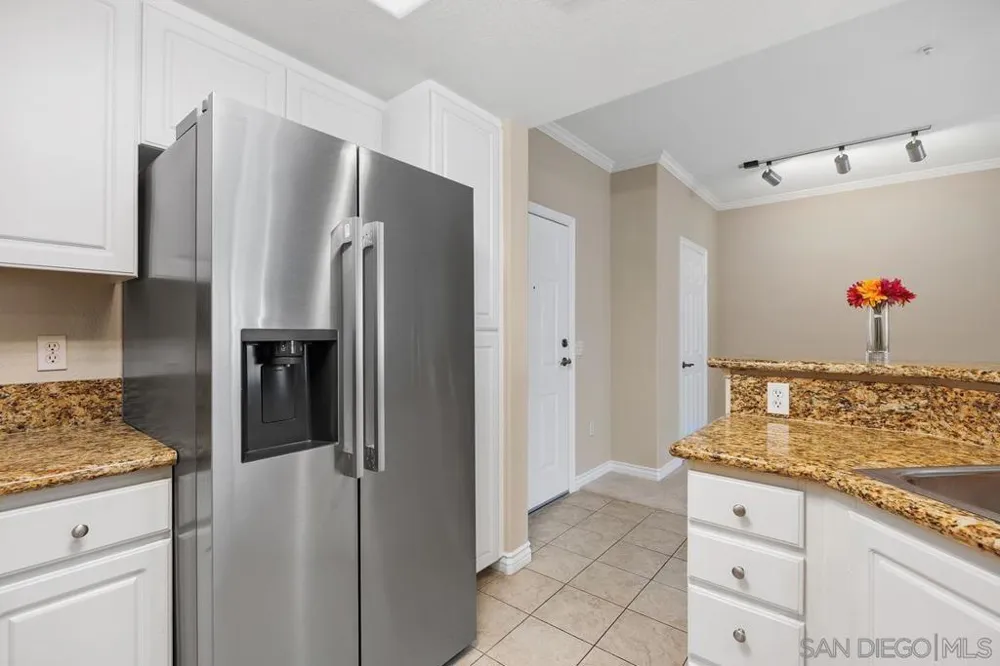 4165 Executive #F304 La Jolla, CA 92037