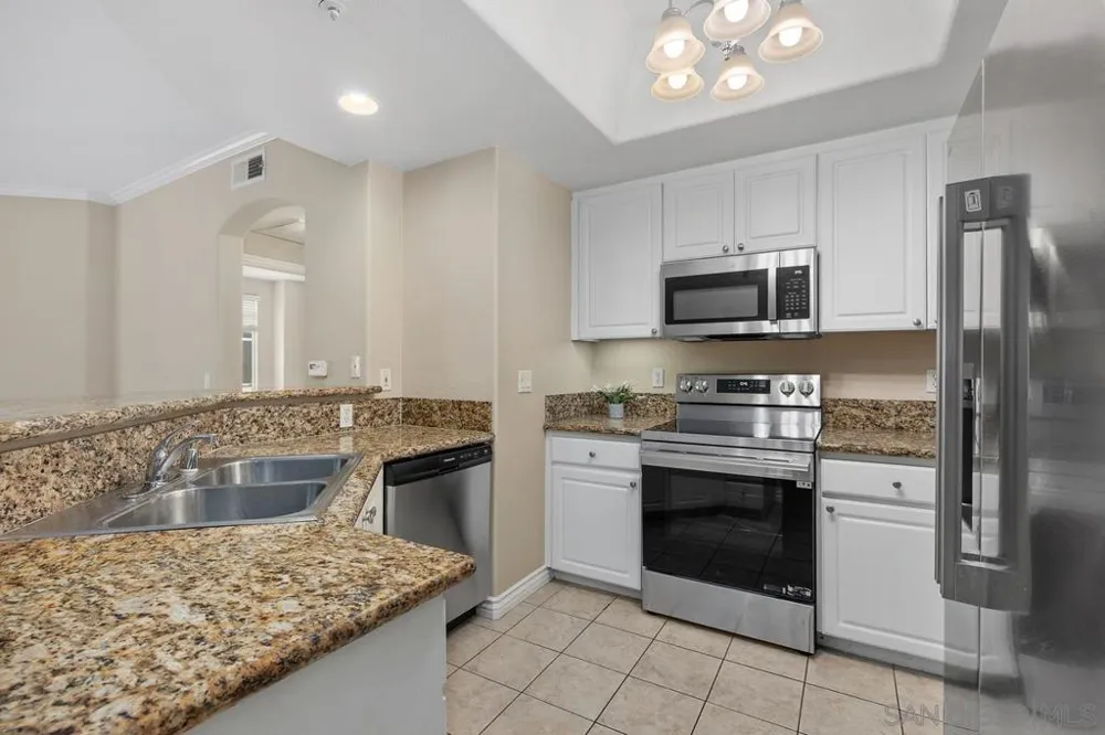 4165 Executive #F304 La Jolla, CA 92037