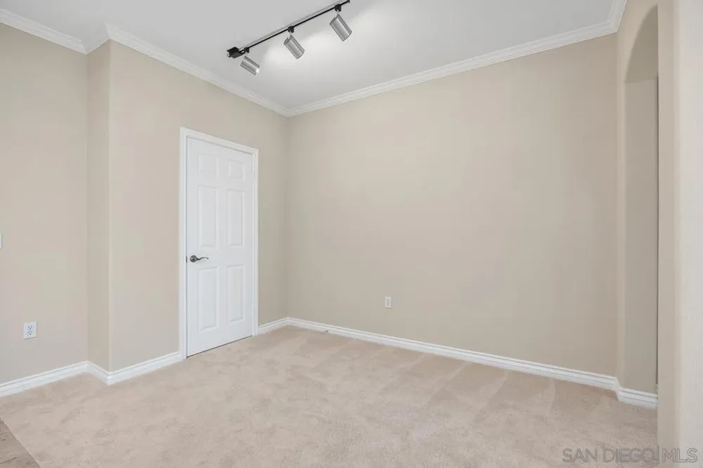 4165 Executive #F304 La Jolla, CA 92037