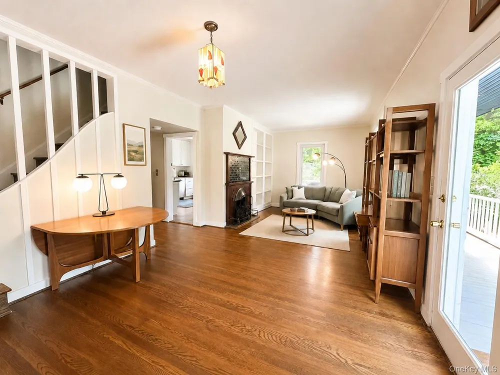 207 Prospect Avenue Sea Cliff, NY 11579