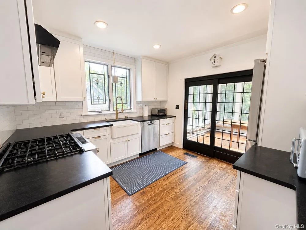 207 Prospect Avenue Sea Cliff, NY 11579