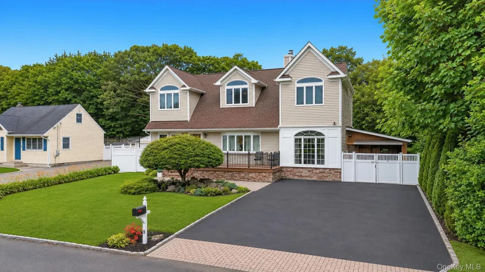 19 Joan Road Bay Shore, NY 11706