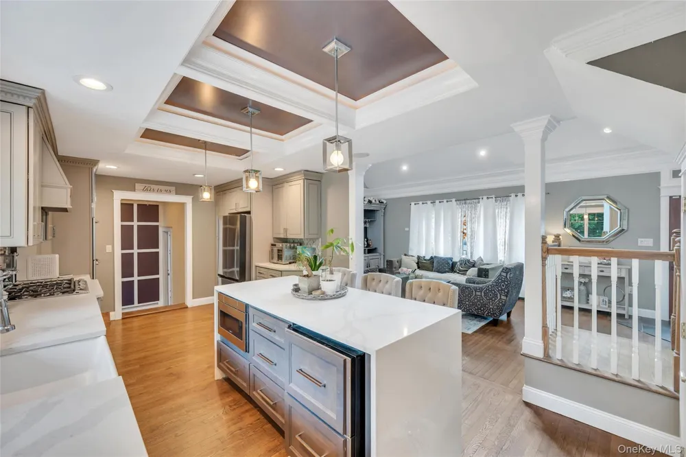 19 Joan Road Bay Shore, NY 11706