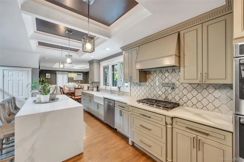 19 Joan Road Bay Shore, NY 11706