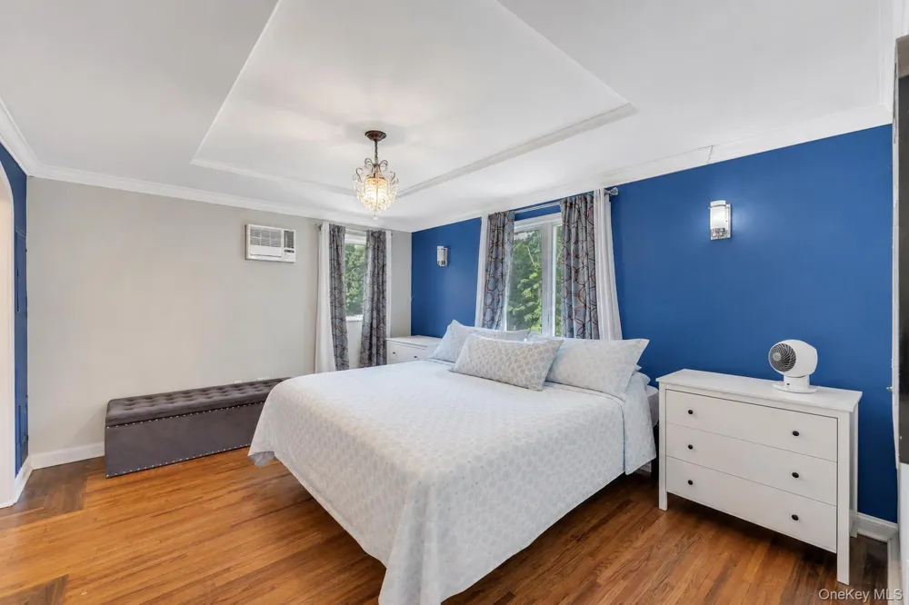 19 Joan Road Bay Shore, NY 11706