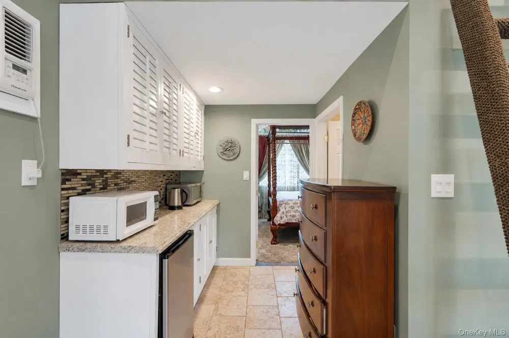 19 Joan Road Bay Shore, NY 11706