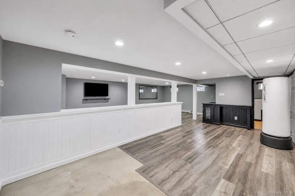 19 Joan Road Bay Shore, NY 11706
