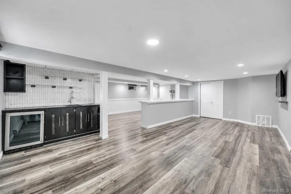 19 Joan Road Bay Shore, NY 11706