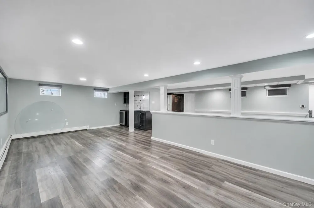 19 Joan Road Bay Shore, NY 11706