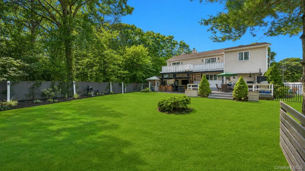 19 Joan Road Bay Shore, NY 11706