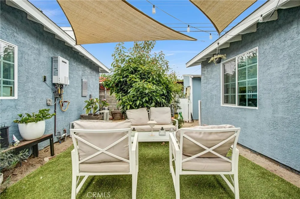 8645 Wakefield Panorama City, CA 91402
