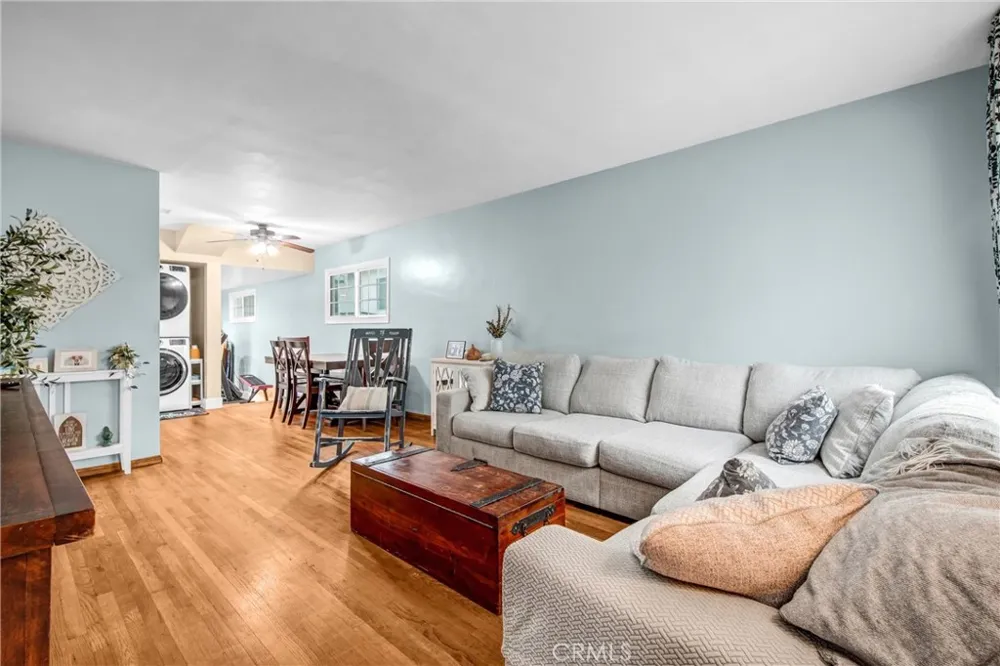 8645 Wakefield Panorama City, CA 91402