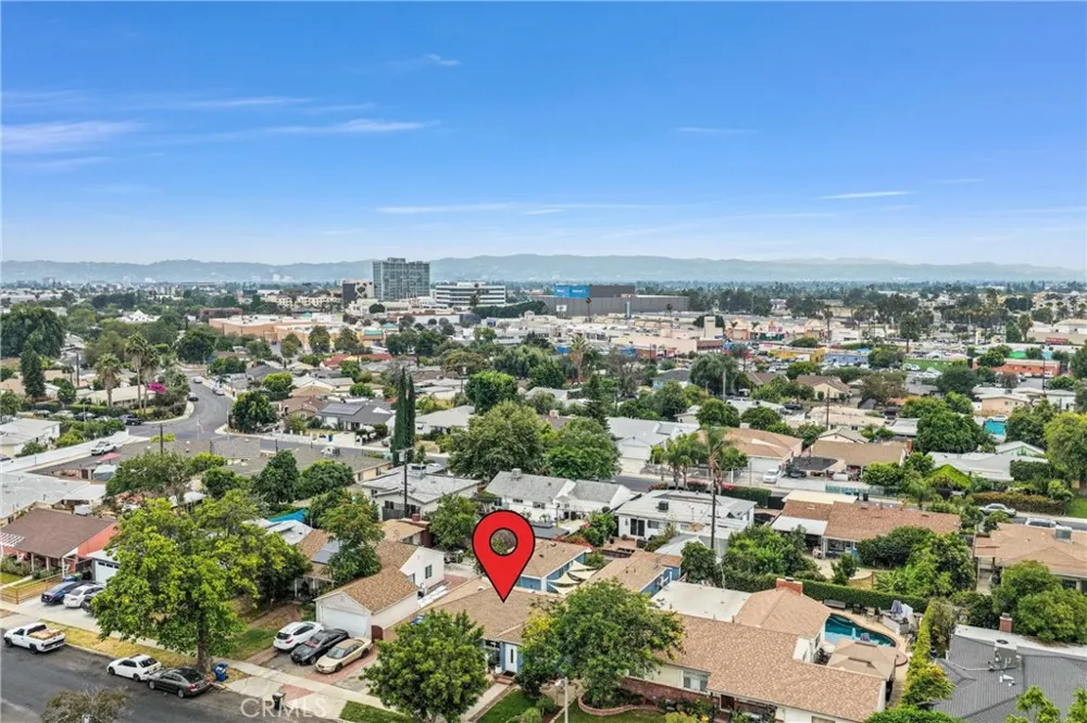 8645 Wakefield Panorama City, CA 91402
