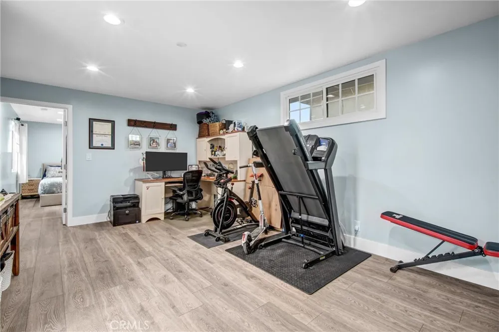 8645 Wakefield Panorama City, CA 91402
