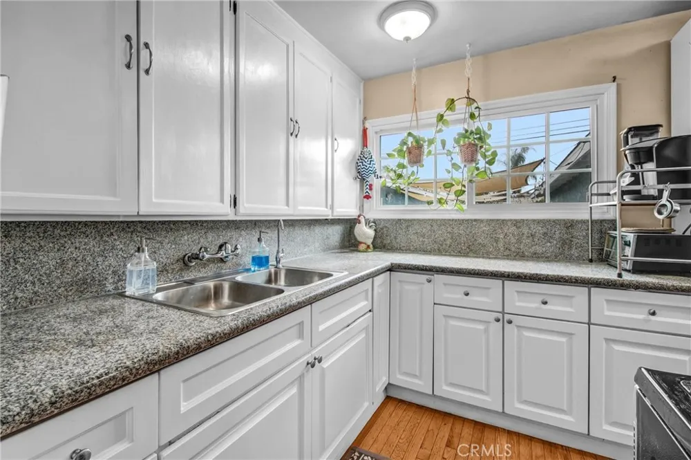 8645 Wakefield Panorama City, CA 91402