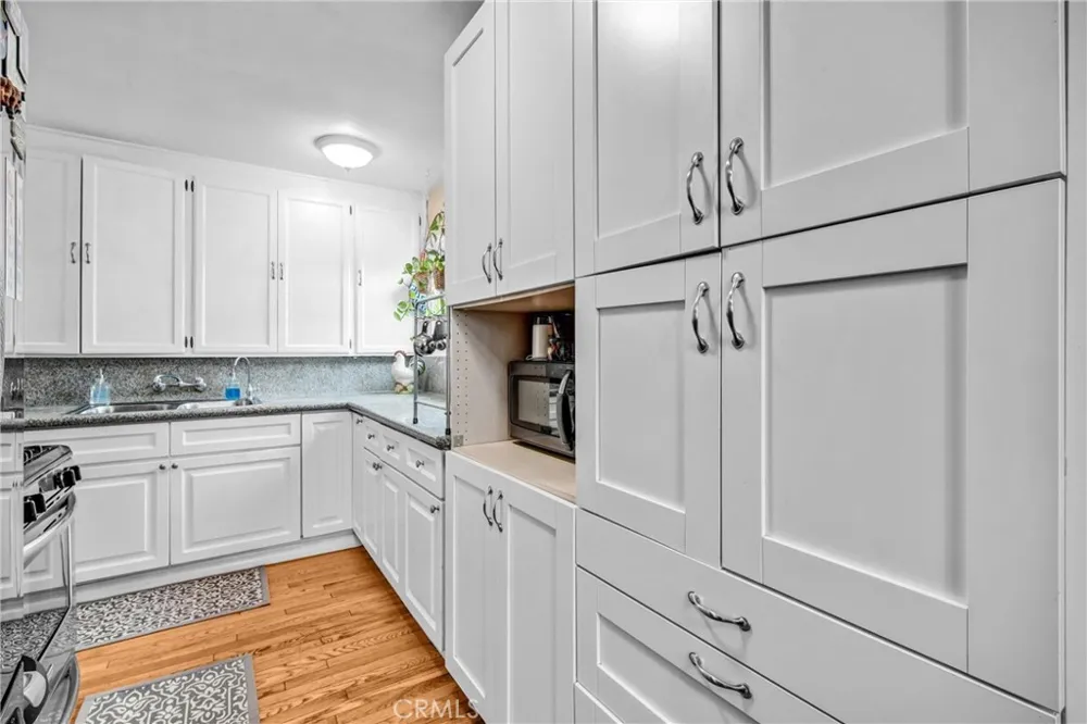 8645 Wakefield Panorama City, CA 91402