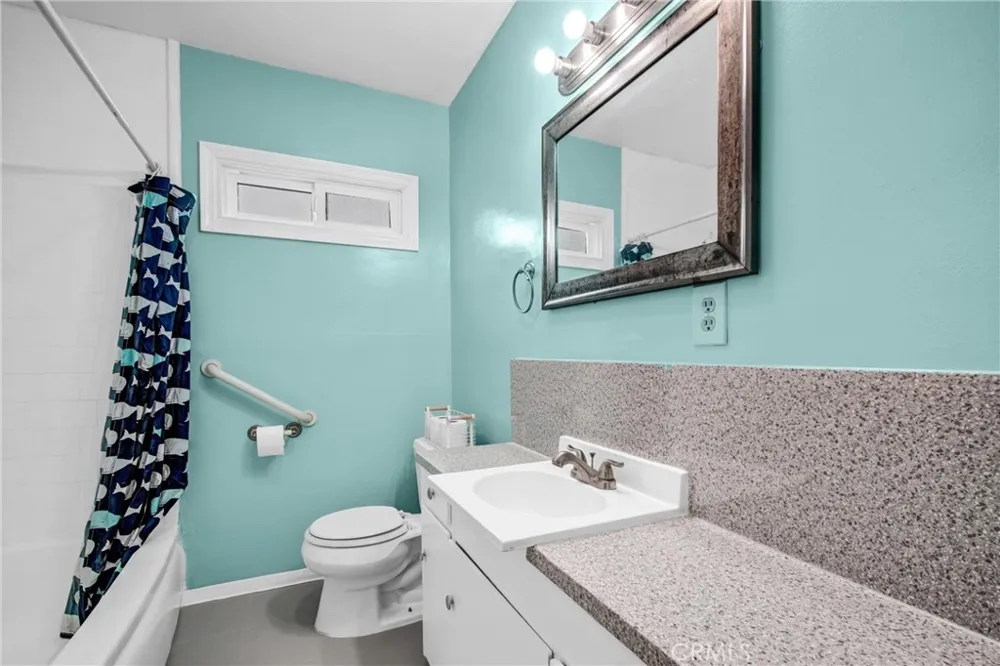 8645 Wakefield Panorama City, CA 91402