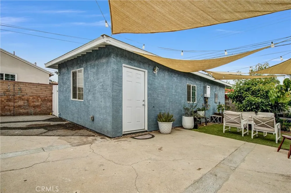 8645 Wakefield Panorama City, CA 91402