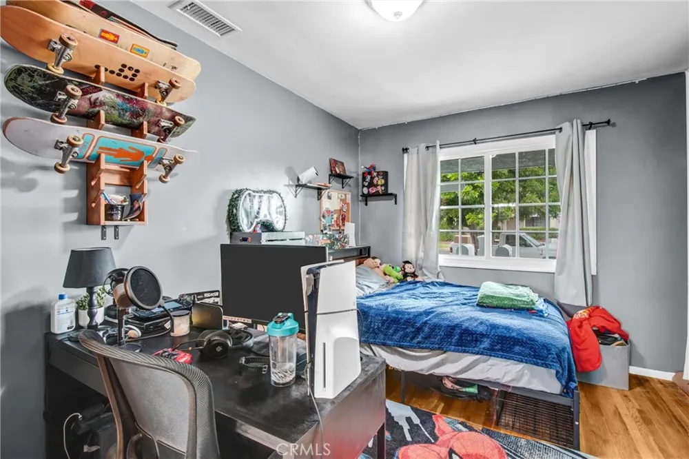 8645 Wakefield Panorama City, CA 91402