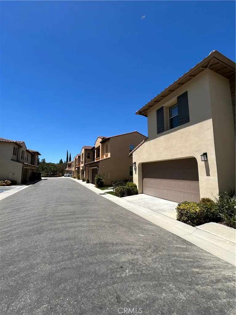 2356 Crystal Pointe Chino Hills, CA 91709