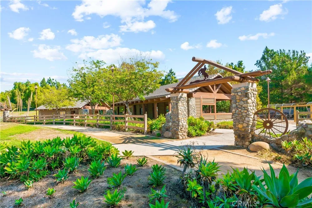 2564 NEWMAN AVENUE Tustin, CA 92782