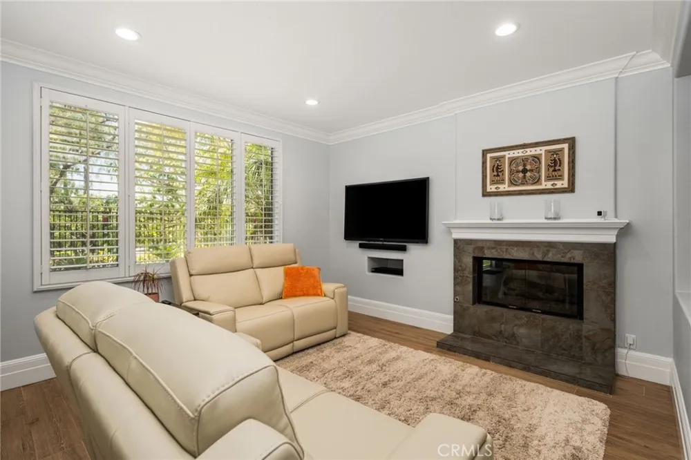 2564 NEWMAN AVENUE Tustin, CA 92782
