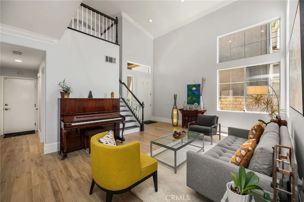 2564 NEWMAN AVENUE Tustin, CA 92782