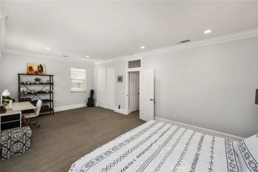 2564 NEWMAN AVENUE Tustin, CA 92782