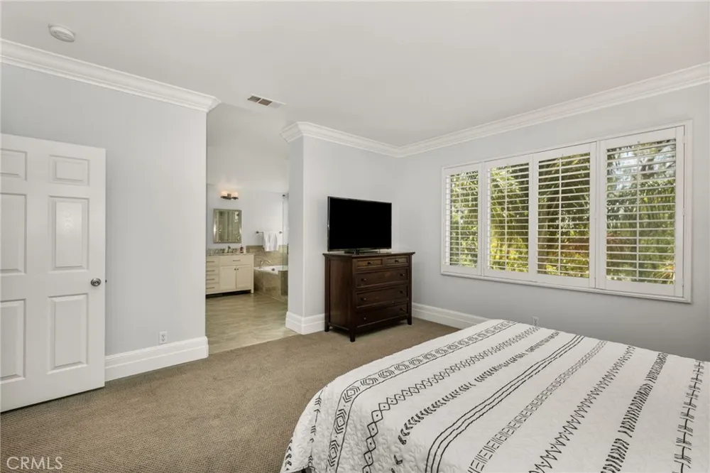 2564 NEWMAN AVENUE Tustin, CA 92782